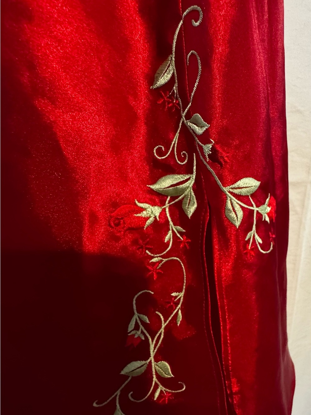 Delicates Red Satin Lined Garment - Picture 2 of 4